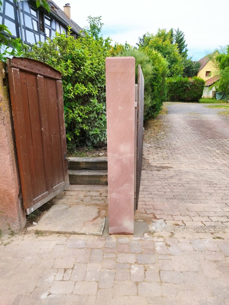 Mur en pierre maçonné traditionnel en Alsace